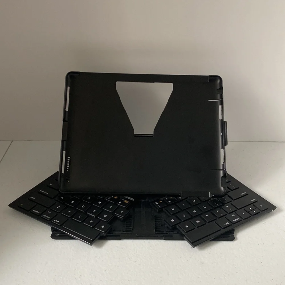 LOGITECH FOLD UP BLUETOOTH TABLET KEYBOARD & STAND APPLE IPAD 2 Y-R0026 Foldup